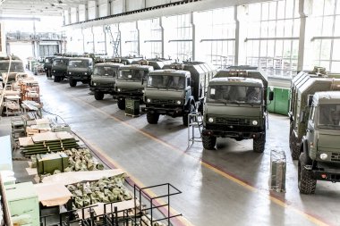 Omsk, Rusya - 16 Temmuz 2013: elektronik cihaz fabrika İrtiş