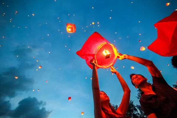 Omsk, Rusland - 16 juni 2012: festival van Chinese lantaarn — Stockfoto