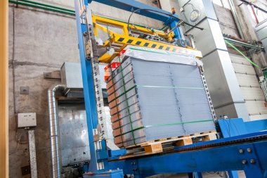 Fabrika ambalaj basamağındaki ön döküm beton kaplama yığını