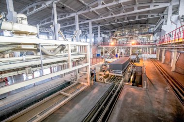 Fabrikada havalandırmalı beton bloklar üretme süreci