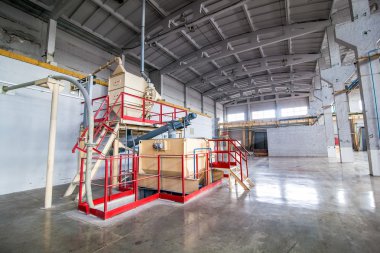 Fabrikada tank üreten üretim tesisleri