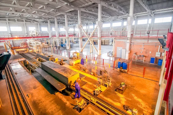 Производство газобетонных блоков на заводе — стоковое фото