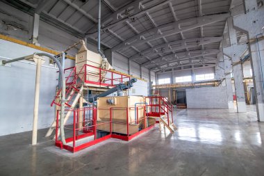 bir büyük üretim salonda fabrikada Endüstri/sanayii donatımı