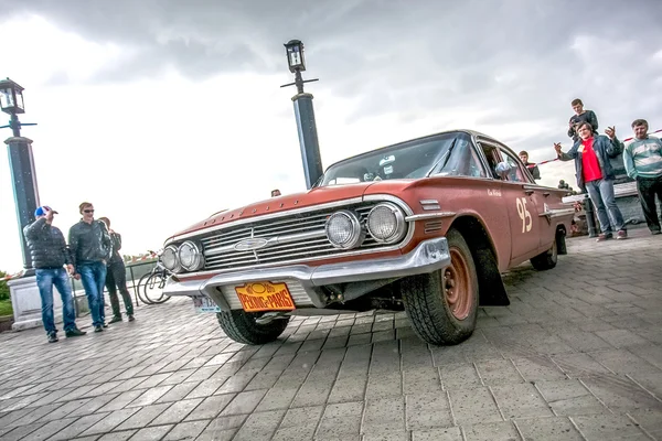 Omsk, Rusia - 11 de junio de 2013: Rally Pekín-París — Foto de Stock