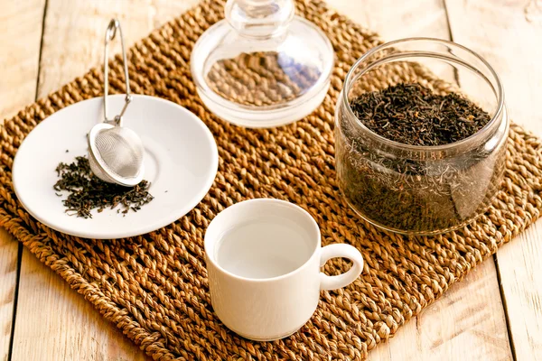 Té en la mesa de madera en casa —  Fotos de Stock