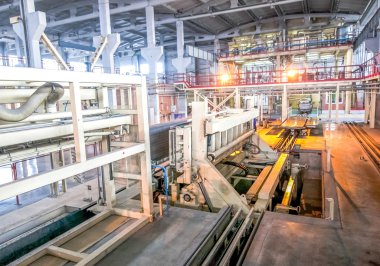 Fabrikada tank üreten üretim tesisleri