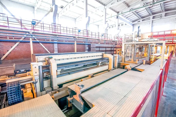 Produktionsanlagen mit Tank in der Fabrik zur Herstellung von Blöcken — Stockfoto