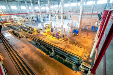 Fabrika üretim tesislerinde havalandırmalı beton blokların üretimi