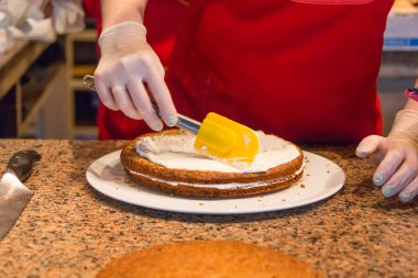 sünger kek pişirme işlemi geçerli Restoran krem