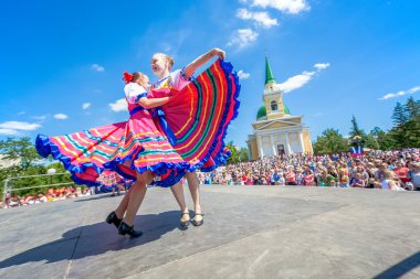 Omsk, Rusya - 12 Haziran 2015: russiuan gün