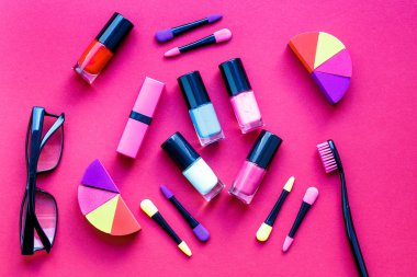 pembe arka plan en iyi görünümde ayarlamak kavramı kozmetik