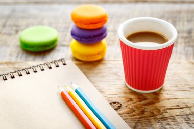 acıbadem kurabiyesi ahşap tablo ile yaratıcı kahve molası