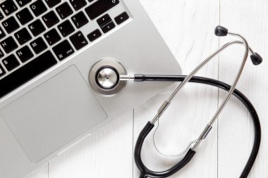 Doktor çalışma alanı ile bir stetoskop Üstten Görünüm