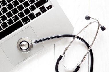 Doktor çalışma alanı ile bir stetoskop Üstten Görünüm