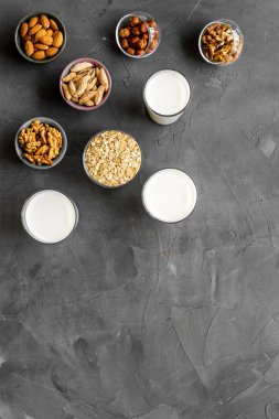 Sütsüz süt alternatifinin üzerinde - badem fındıklı yulaf ezmesi sütü