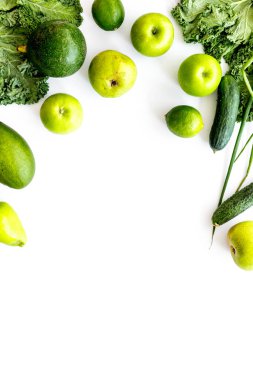 Yeşil sebzelerin ve otların arka planı.