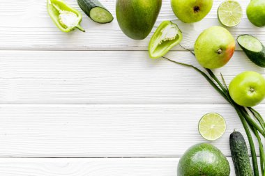 Yeşil sebzeler ve meyveler. Genel Görünüm