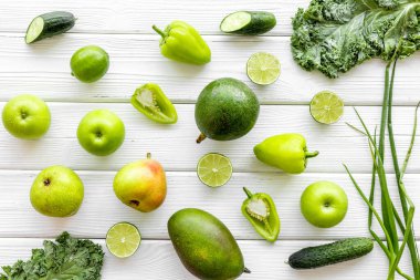 Yeşil sebzelerin ve otların arka planı.