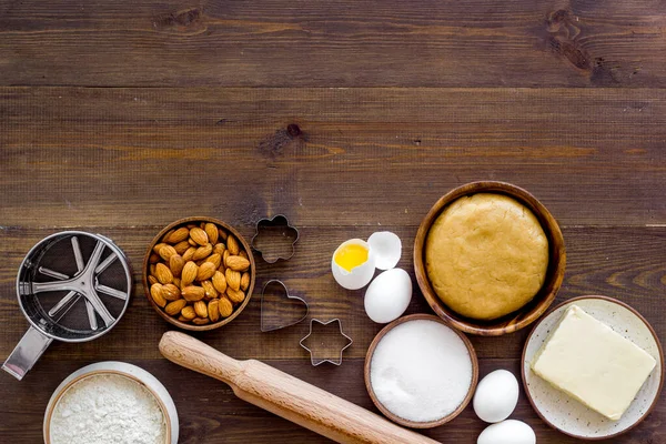 Fondo de panadería con ingredientes para la masa vista superior — Foto de Stock