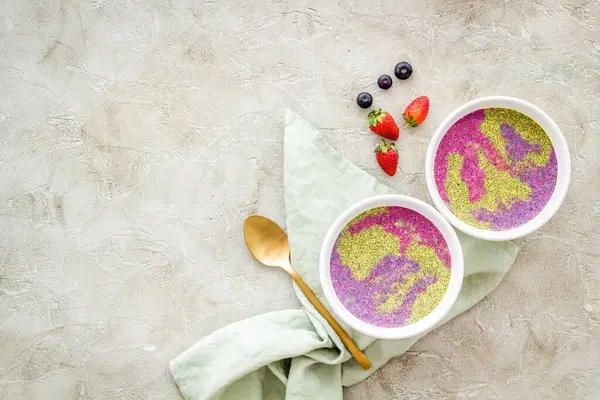 Smoothie bowles with chia seeds and strawberries, top view — Stock Photo, Image