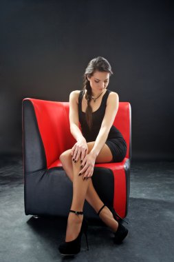 çekici genç esmer kadın