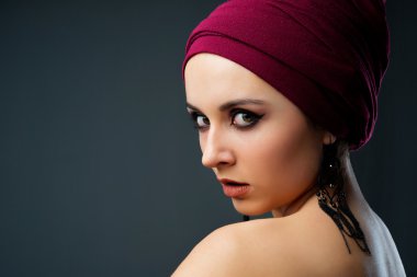 Çekici genç kazak kadın