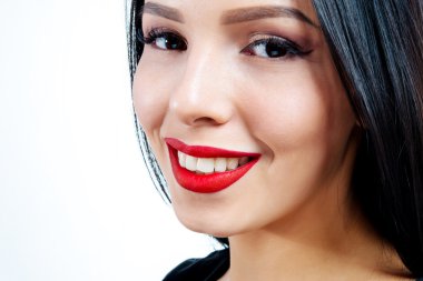 çekici genç esmer kadın