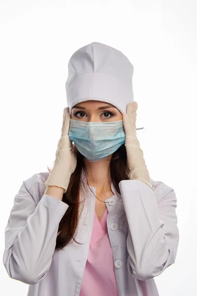 Médica mulher usando luvas médicas — Fotografia de Stock