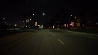 Long Beach Limanı Sahnesi Dr. Sürücü Plakası Seti 2 Ön Görüş U dönüşü Kaliforniya ABD