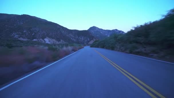 Mountain Canyon Highway Sunrise Driving Plate Visão Traseira Califórnia Eua — Vídeo de Stock