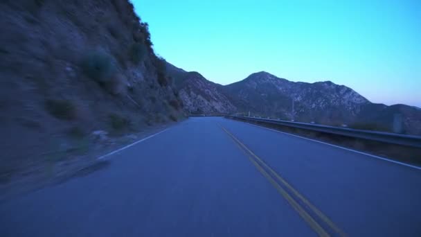 Mountain Forest Highway Sunrise Driving Plate Visão Traseira Califórnia Eua — Vídeo de Stock