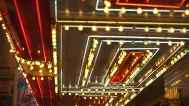 Las Vegas Kumarhanesi Kırmızı ve Altın Neon Bar Nevada ABD