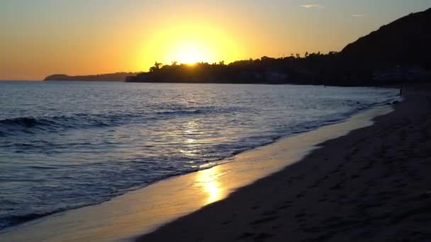 Malibu Καλιφόρνια Ακτογραμμή Στο Sunset Wide Shot — Αρχείο Βίντεο