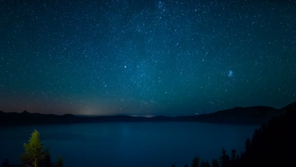 Aurora Krater Gölü Üzerinde Perseid Meteor Yağmuru Samanyolu Galaksisi Oregon — Stok video