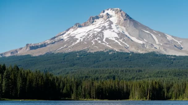 Monte Hood Pico Trillium Lake Oregon Time Lapse Pan Derecha — Vídeos de Stock