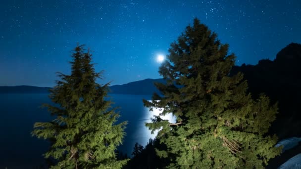 Moonrise Refletido Cratera Lake National Park Time Lapse Oregon Pine — Vídeo de Stock