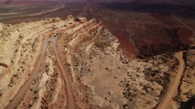 Moki Dugway Hava Yolları Ayılarla Kanyon Yolları Cedar Mesa Güneybatı ABD Eğilimi