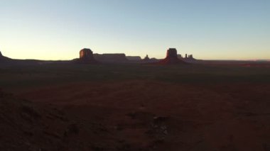 Monument Valley Sanatçı Noktası Günbatımı Hava Çekimi Güneybatı Çölü ABD Forward