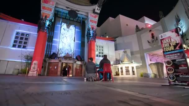 Hollywood Chinese Theater Axis Dolly Pan Shot Nacht Zeitraffer Kalifornien — Stockvideo