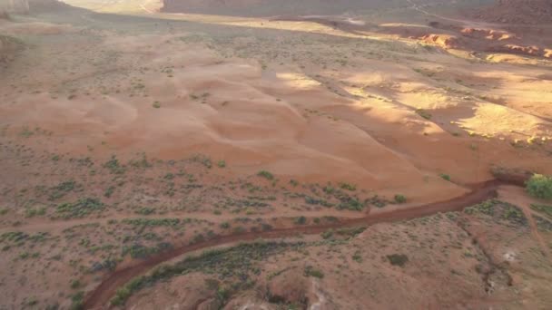 Monument Valley Sanddünen Fliegen Über Luftaufnahme Südwest Wüste Usa — Stockvideo