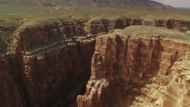 纳瓦霍民族大峡谷空投小科罗拉多河峡谷左旋 — 图库视频影像