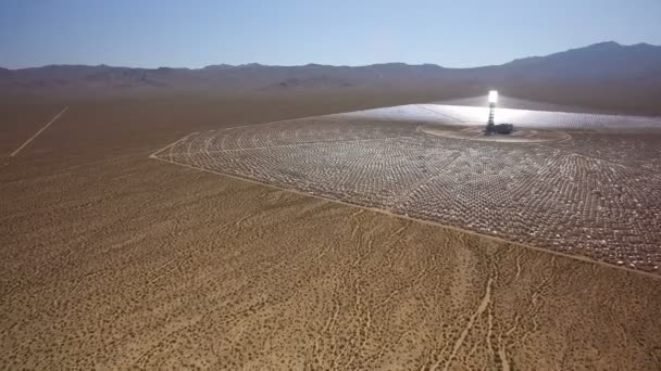 世界最大の太陽熱発電所空中ショットモハーヴェ砂漠 California Backward — ストック動画