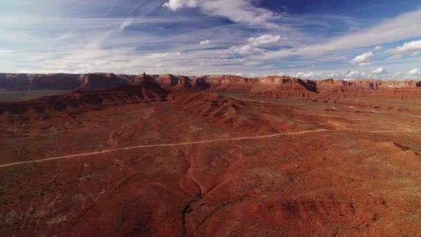 クマは神々とシーダーメサ空中ショット南西砂漠の谷を耳米国パノラマR — ストック動画