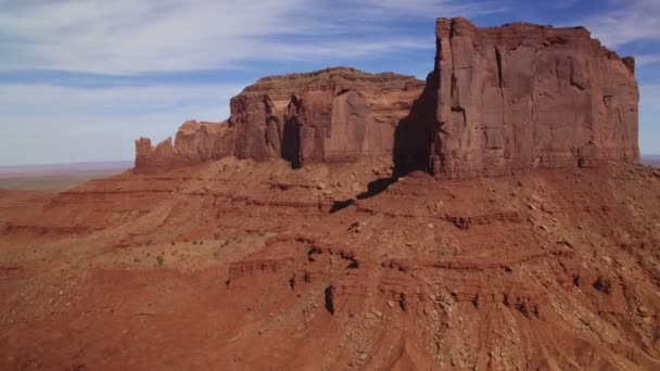 Monument Valley Kung Sin Tron Butte Sydvästra Öknen Usa Framåt — Stockvideo