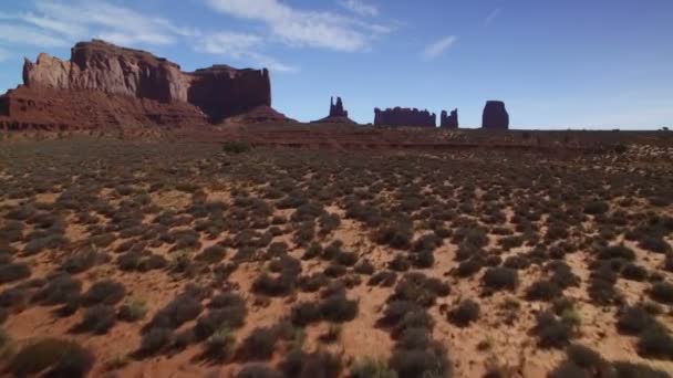 Monument Valley Brigham Mezarı Tahtı Üzerindeki Kral Butte Güneybatı Çölü — Stok video