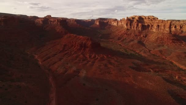 Valley Gods Bears Aerial Shot Southwest Desert Canyon Usa Fly — Stock video