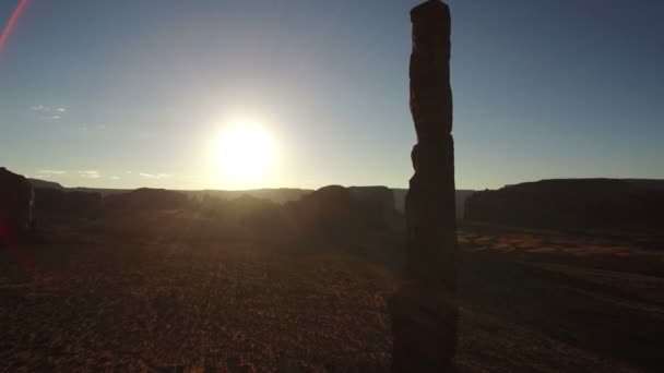 Monument Valley Sonnenuntergang Luftaufnahme Totempfahl Südwest Usa Rotation Sonnenlicht — Stockvideo