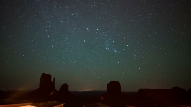 Monument Valley Orionids Meteor Yağmuru Kulübeler Üzerinde Doğu Batı Mitten — Stok video