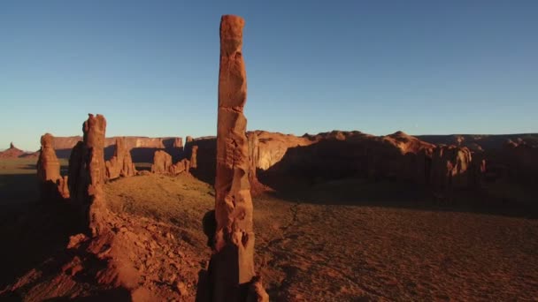 Monument Valley Sunset Antenn Skott Totem Pole Rock Bildning Sydvästra — Stockvideo