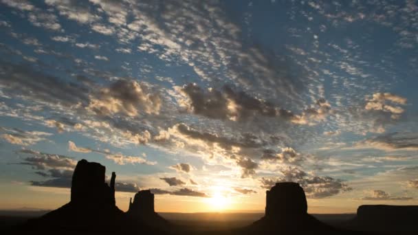 Monument Valley Dawn Day Zeitraffer Wolken Südwesten Der Usa — Stockvideo